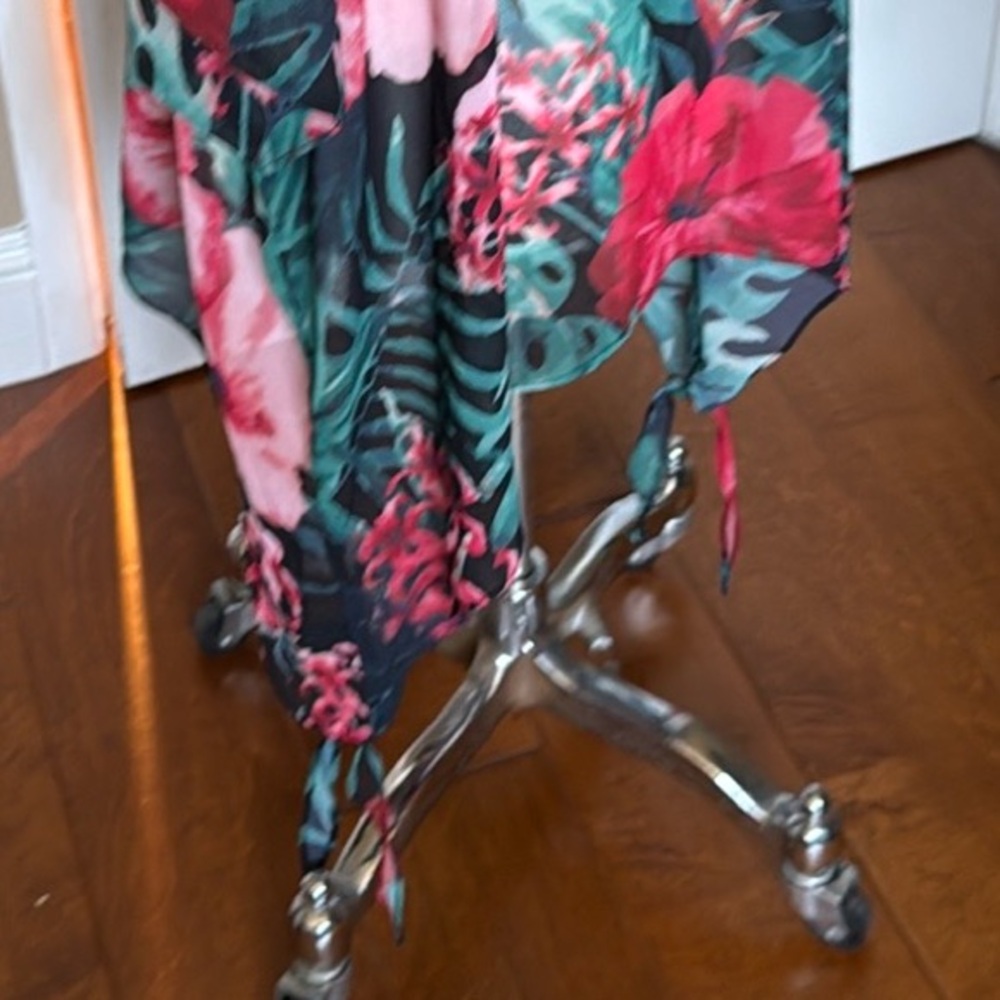 Like New Colleen Lopez Women’s Semi Sheer Tropical Floral Tunic Top size Large - Picture 11 of 11